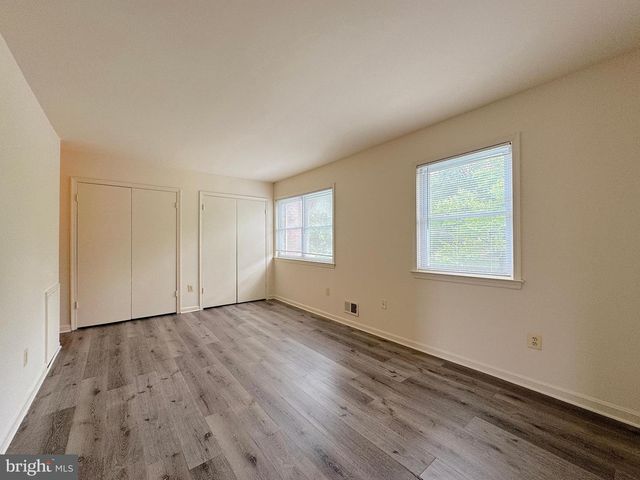 4104 SIDEBURN RD, Fairfax, VA 22030