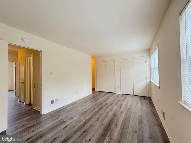 4104 SIDEBURN RD, Fairfax, VA 22030