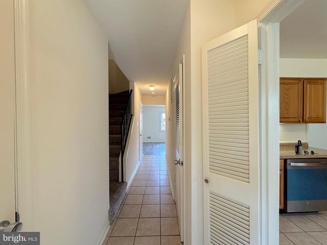 4104 SIDEBURN RD, Fairfax, VA 22030