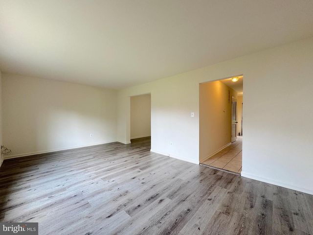 4104 SIDEBURN RD, Fairfax, VA 22030
