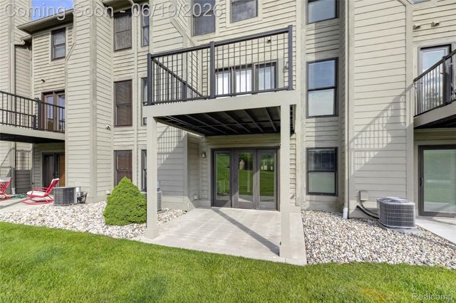 3320 Breckland Court, Pittsfield Charter Township, MI 48108