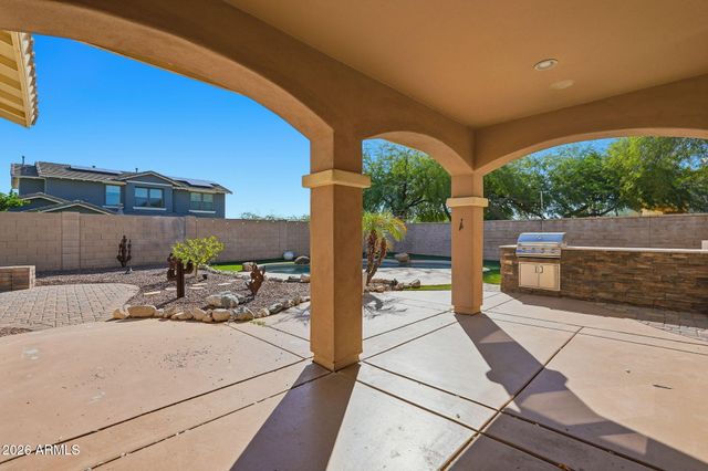 20557 W LOST CREEK Drive, Buckeye, AZ 85396