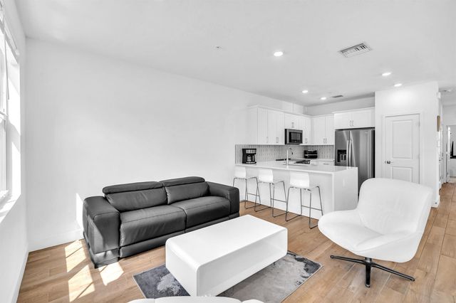 17002 SW 1st Street, Pembroke Pines, FL 33027
