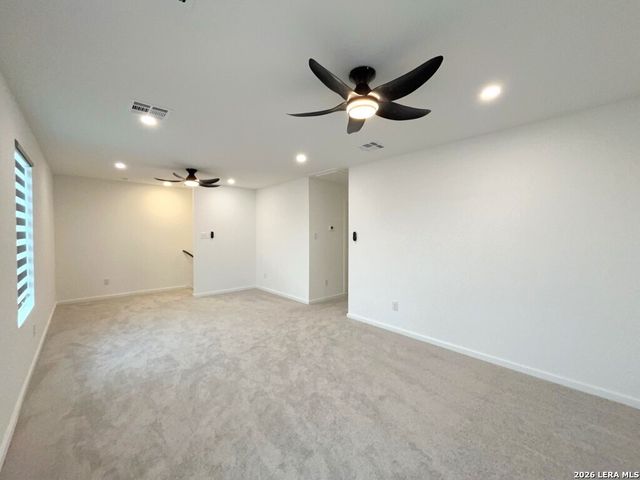 6914 Dorato Ridge, Elmendorf, TX 78112