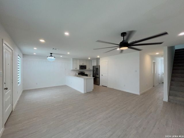 6914 Dorato Ridge, Elmendorf, TX 78112