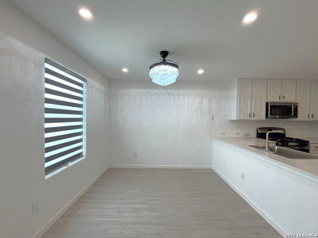 6914 Dorato Ridge, Elmendorf, TX 78112