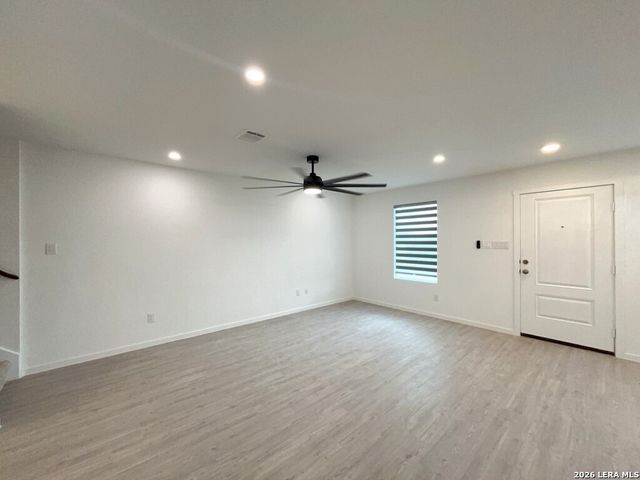 6914 Dorato Ridge, Elmendorf, TX 78112