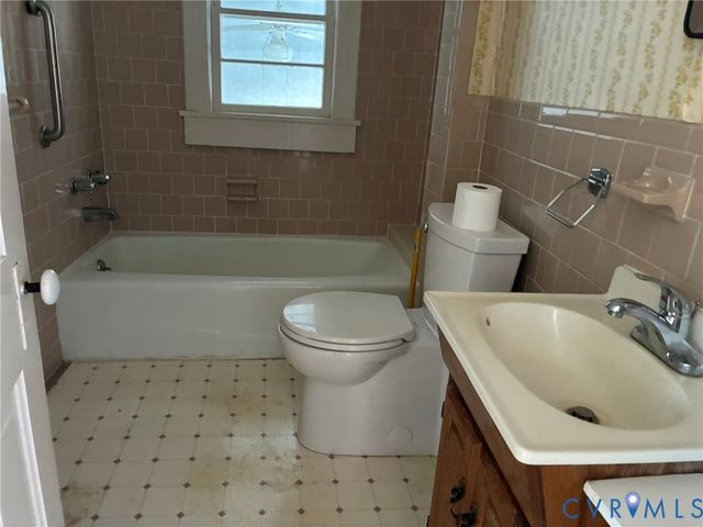 12021 Greenwood Rd, Glen Allen, VA 23059