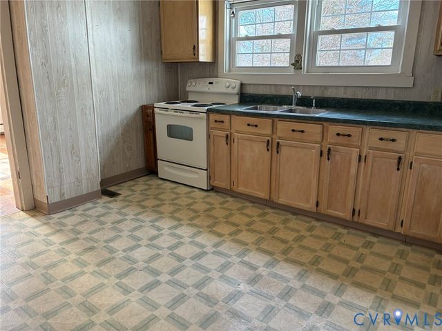 12021 Greenwood Rd, Glen Allen, VA 23059