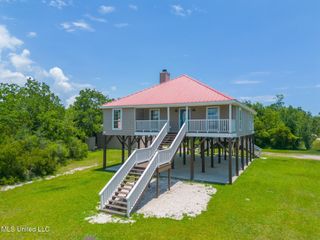 4284 34th Street, Bay Saint Louis, MS 39520