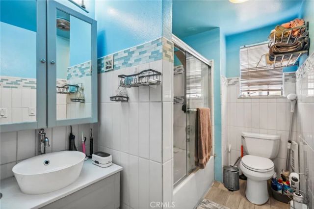 11401 Berendo Avenue 6, Los Angeles, CA 90044