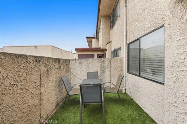 11401 Berendo Avenue 6, Los Angeles, CA 90044