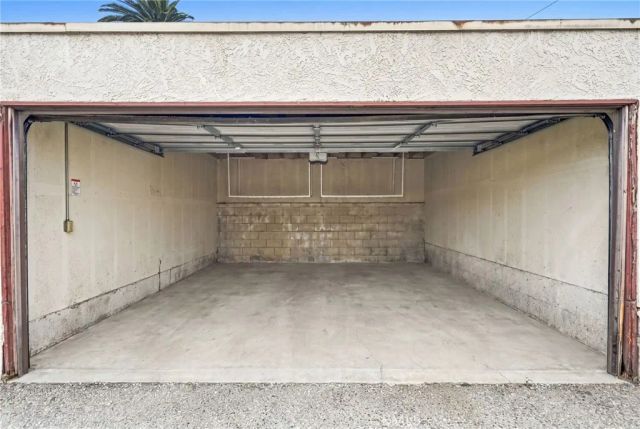 11401 Berendo Avenue 6, Los Angeles, CA 90044