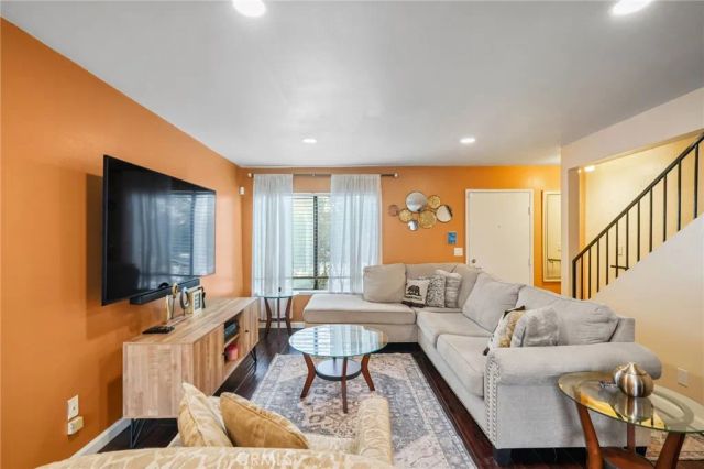 11401 Berendo Avenue 6, Los Angeles, CA 90044