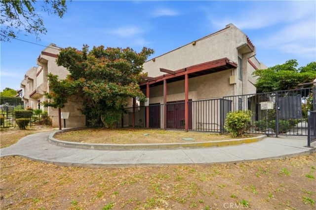 11401 Berendo Avenue 6, Los Angeles, CA 90044
