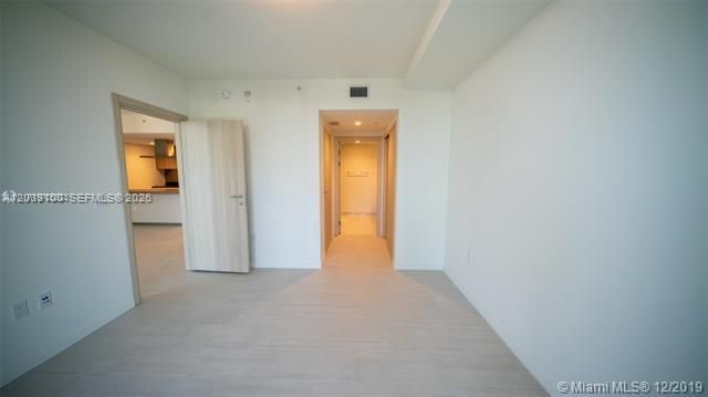 1000 Brickell Plaza 4905, Miami, FL 33131