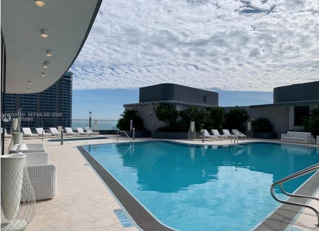 1000 Brickell Plaza 4905, Miami, FL 33131