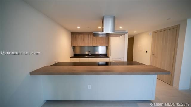 1000 Brickell Plaza 4905, Miami, FL 33131