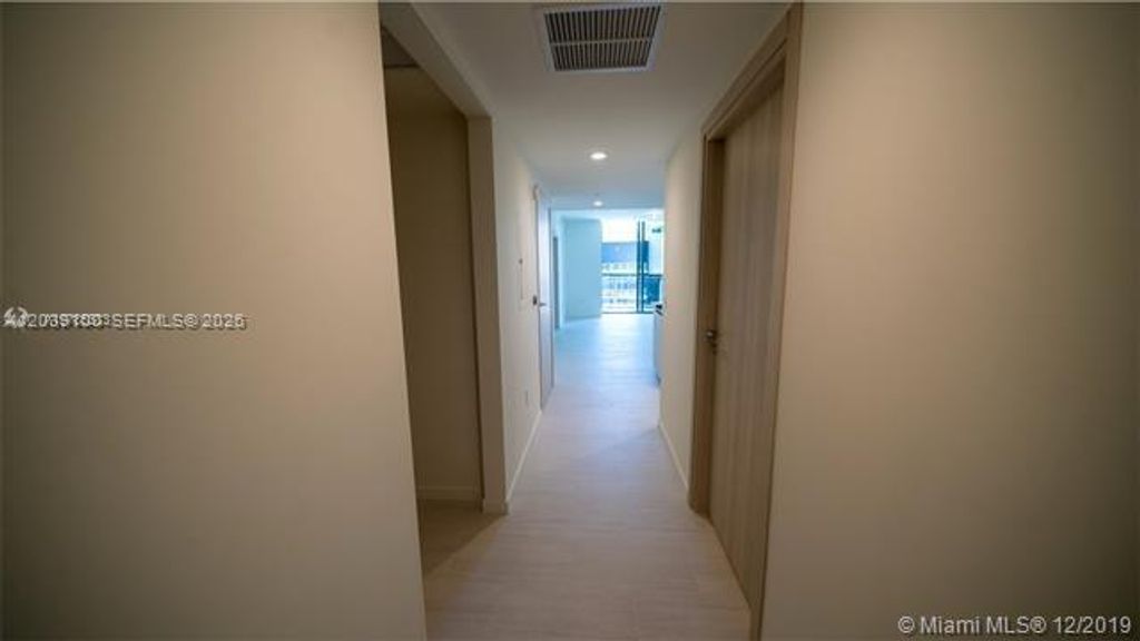 1000 Brickell Plaza 4905, Miami, FL 33131