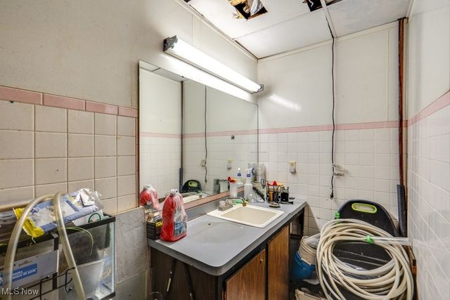 4873 Broadview Road, Cleveland, OH 44109