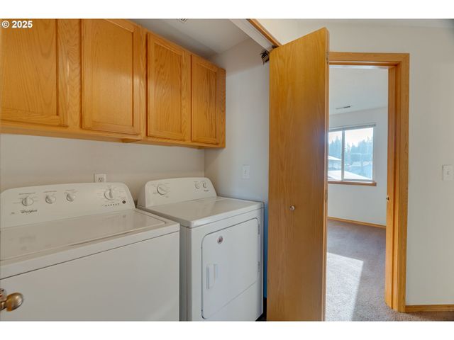 15648 Ne MILTON Pl, Portland, OR 97230