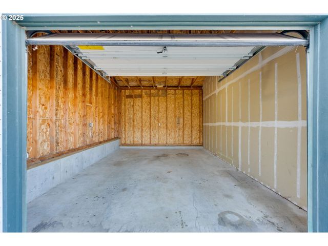 15648 Ne MILTON Pl, Portland, OR 97230