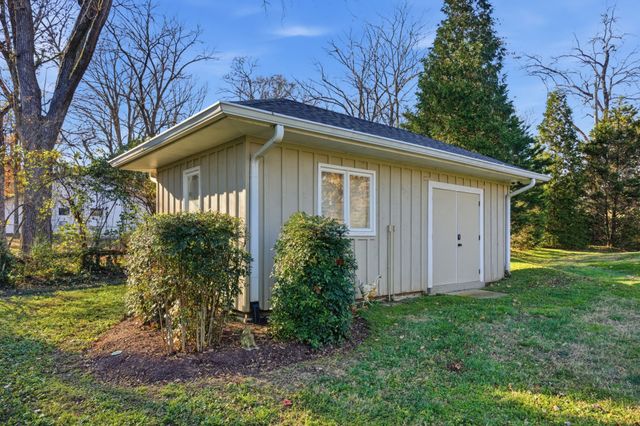 714 Farrell Rd, Nashville, TN 37220