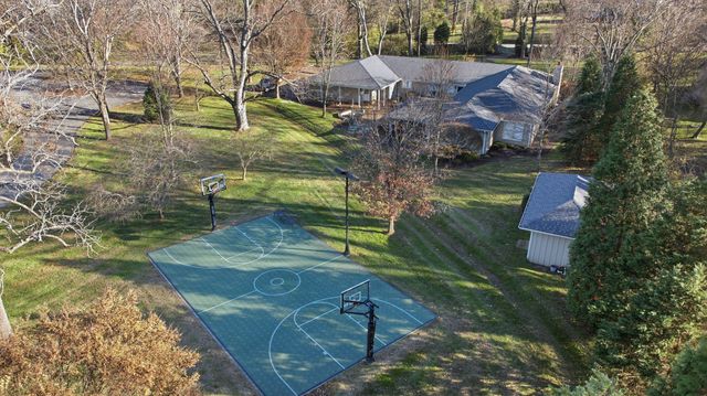 714 Farrell Rd, Nashville, TN 37220