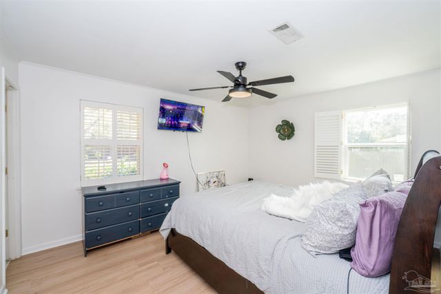 4 Barrington Ct, Pensacola, FL 32506