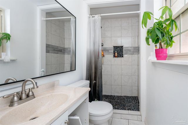 4 Barrington Ct, Pensacola, FL 32506