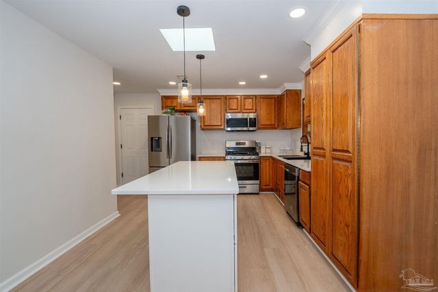 4 Barrington Ct, Pensacola, FL 32506