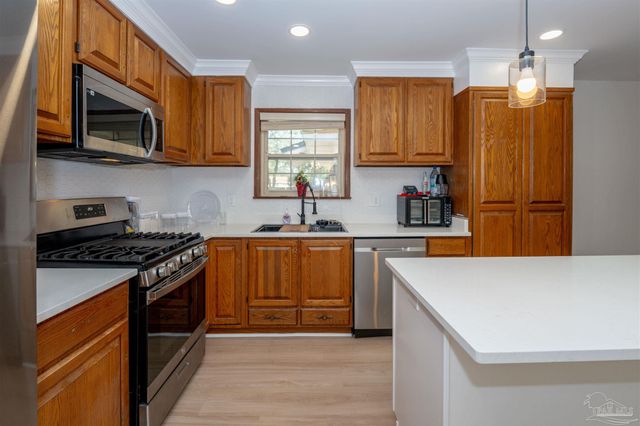 4 Barrington Ct, Pensacola, FL 32506