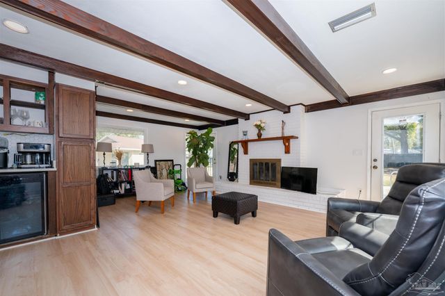 4 Barrington Ct, Pensacola, FL 32506