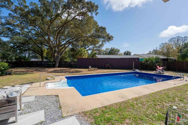 4 Barrington Ct, Pensacola, FL 32506