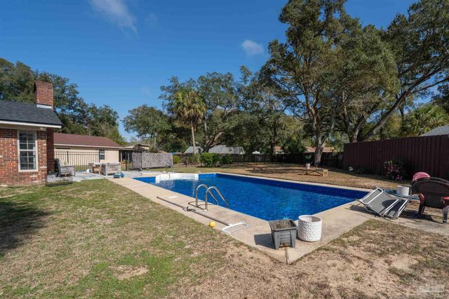 4 Barrington Ct, Pensacola, FL 32506