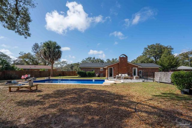 4 Barrington Ct, Pensacola, FL 32506