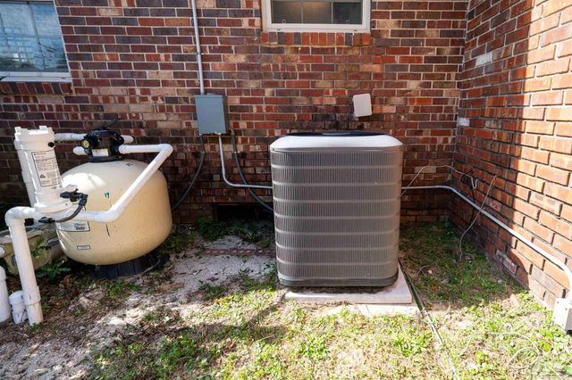 4 Barrington Ct, Pensacola, FL 32506