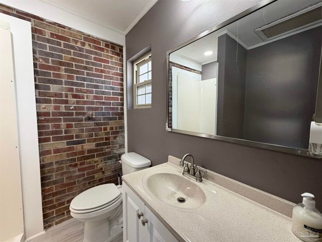 4 Barrington Ct, Pensacola, FL 32506