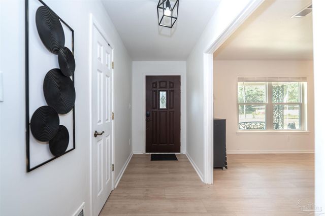 4 Barrington Ct, Pensacola, FL 32506