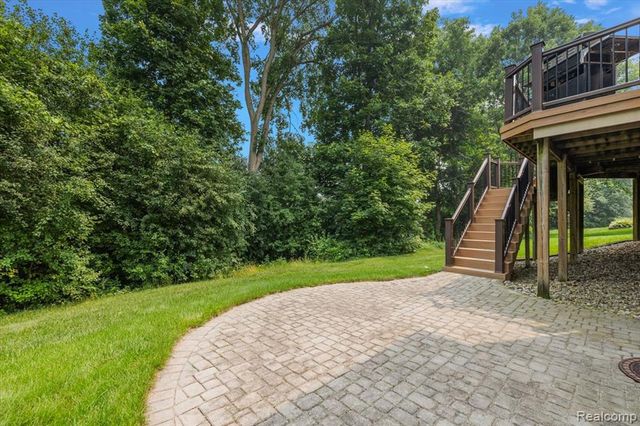 1885 Avon Glen Lane, Lake Orion, MI 48360