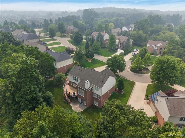 1885 Avon Glen Lane, Lake Orion, MI 48360