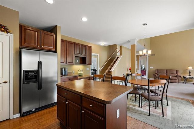 1885 Avon Glen Lane, Lake Orion, MI 48360