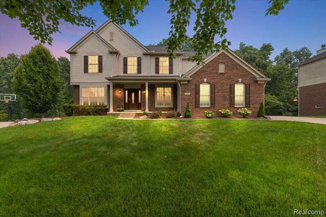1885 Avon Glen Lane, Lake Orion, MI 48360