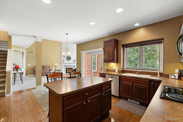 1885 Avon Glen Lane, Lake Orion, MI 48360