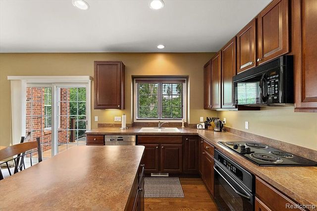 1885 Avon Glen Lane, Lake Orion, MI 48360
