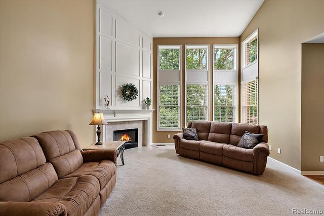 1885 Avon Glen Lane, Lake Orion, MI 48360