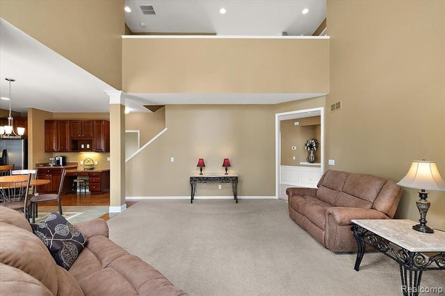 1885 Avon Glen Lane, Lake Orion, MI 48360