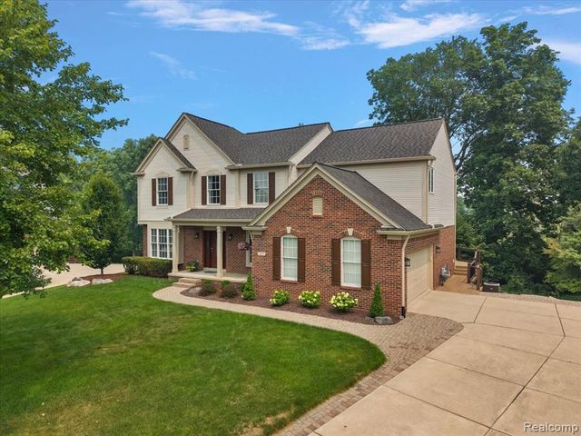 1885 Avon Glen Lane, Lake Orion, MI 48360