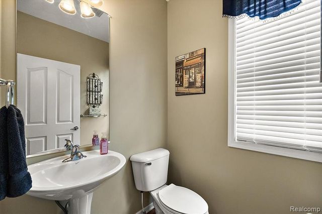 1885 Avon Glen Lane, Lake Orion, MI 48360