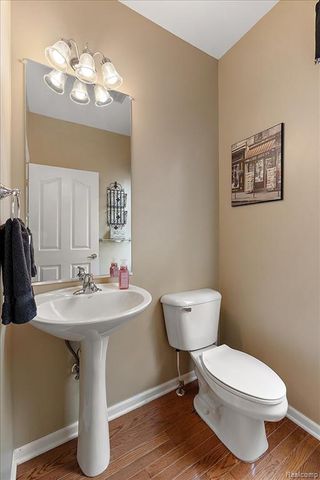 1885 Avon Glen Lane, Lake Orion, MI 48360